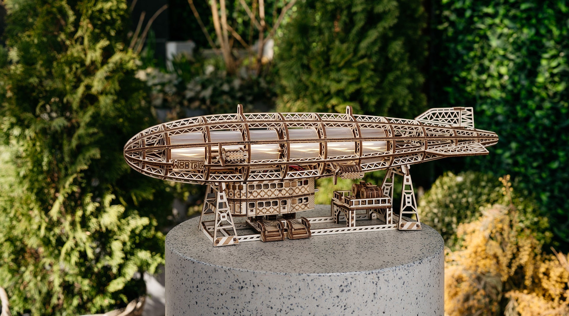 LET’S SHINE BRIGHT: THE LUMINOUS ZEPPELIN