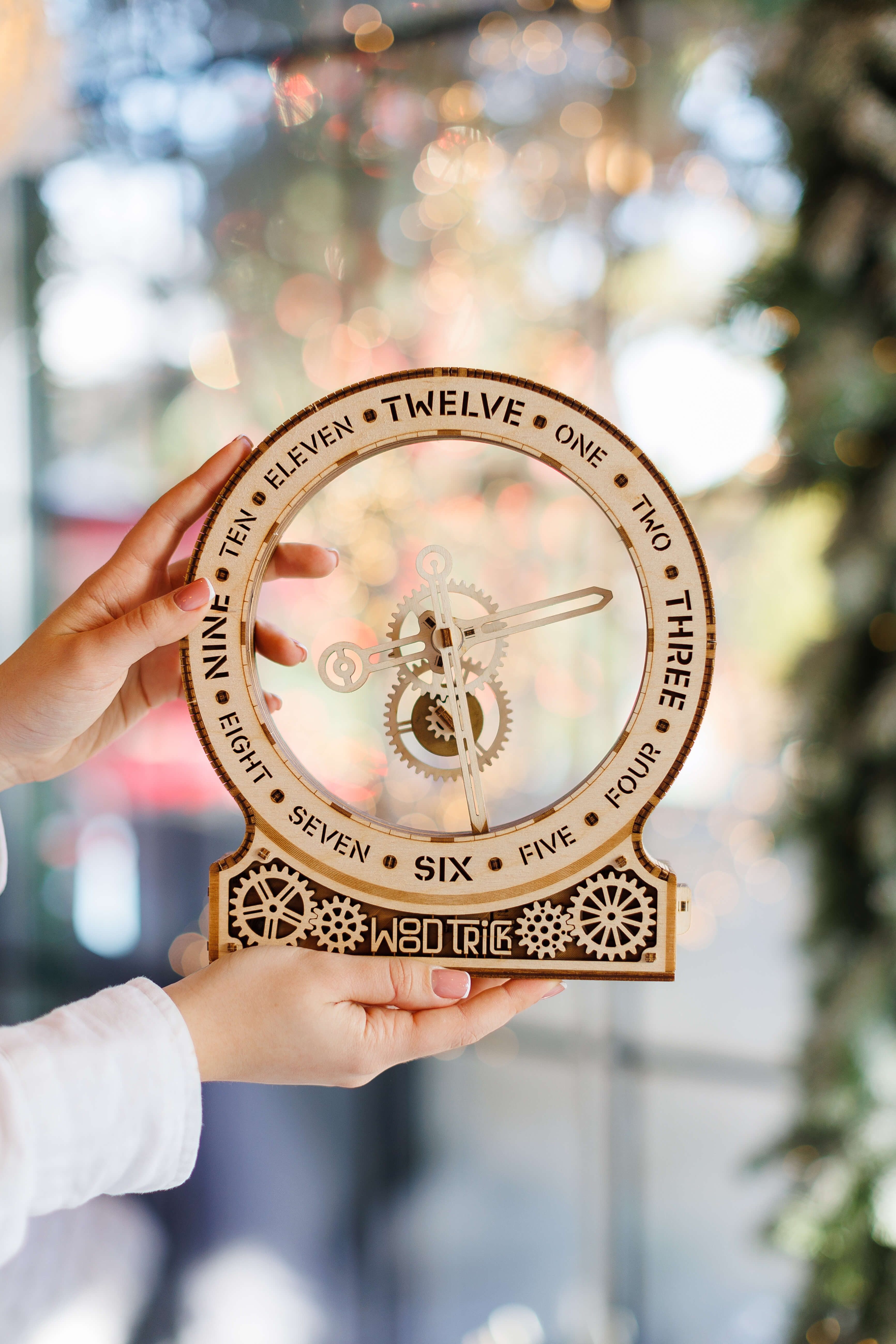 Kinetic Clock: Zodiac image-5 English