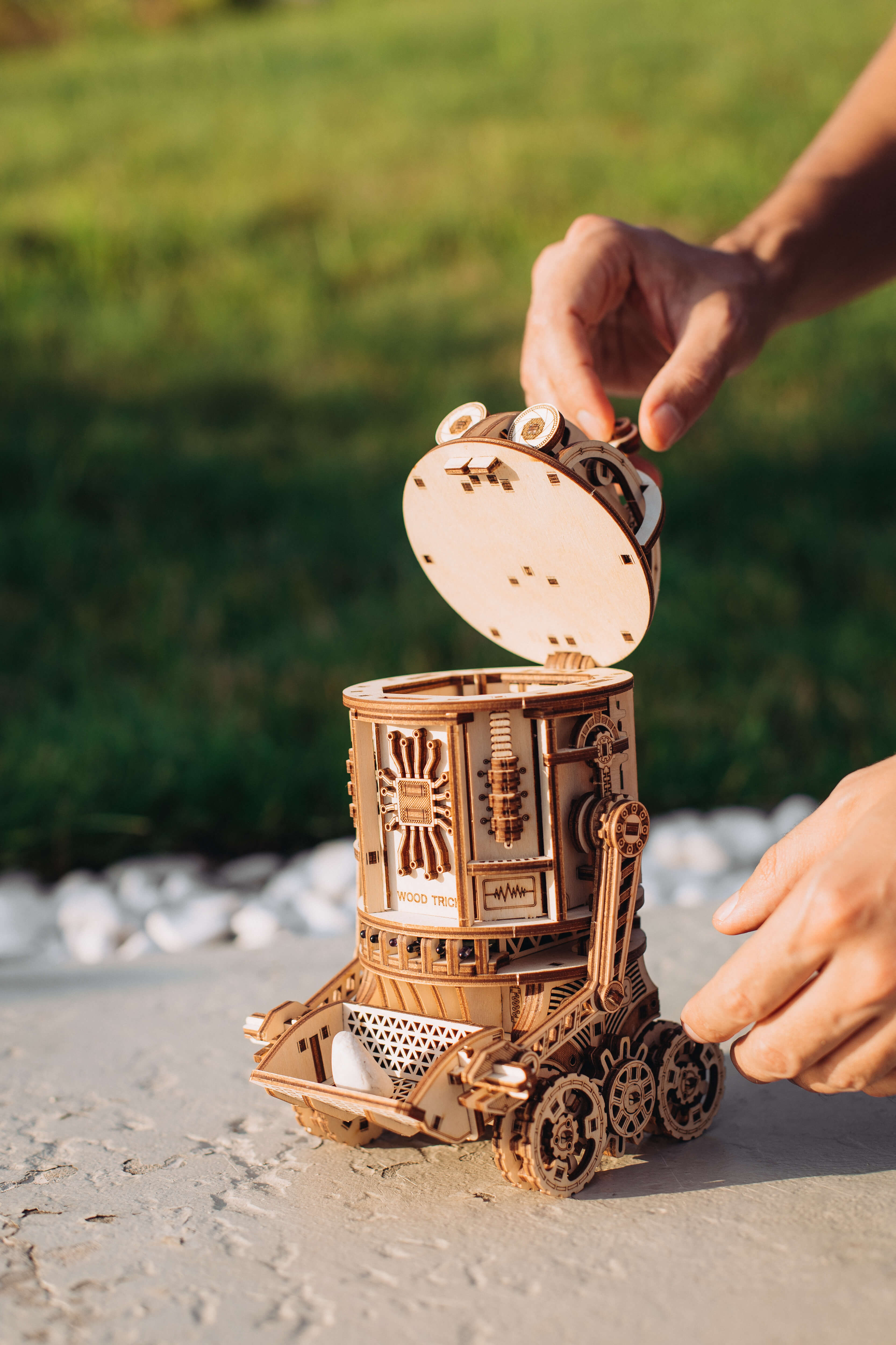 Robot de Basura Espacial (sensor eléctrico) image-6 Español