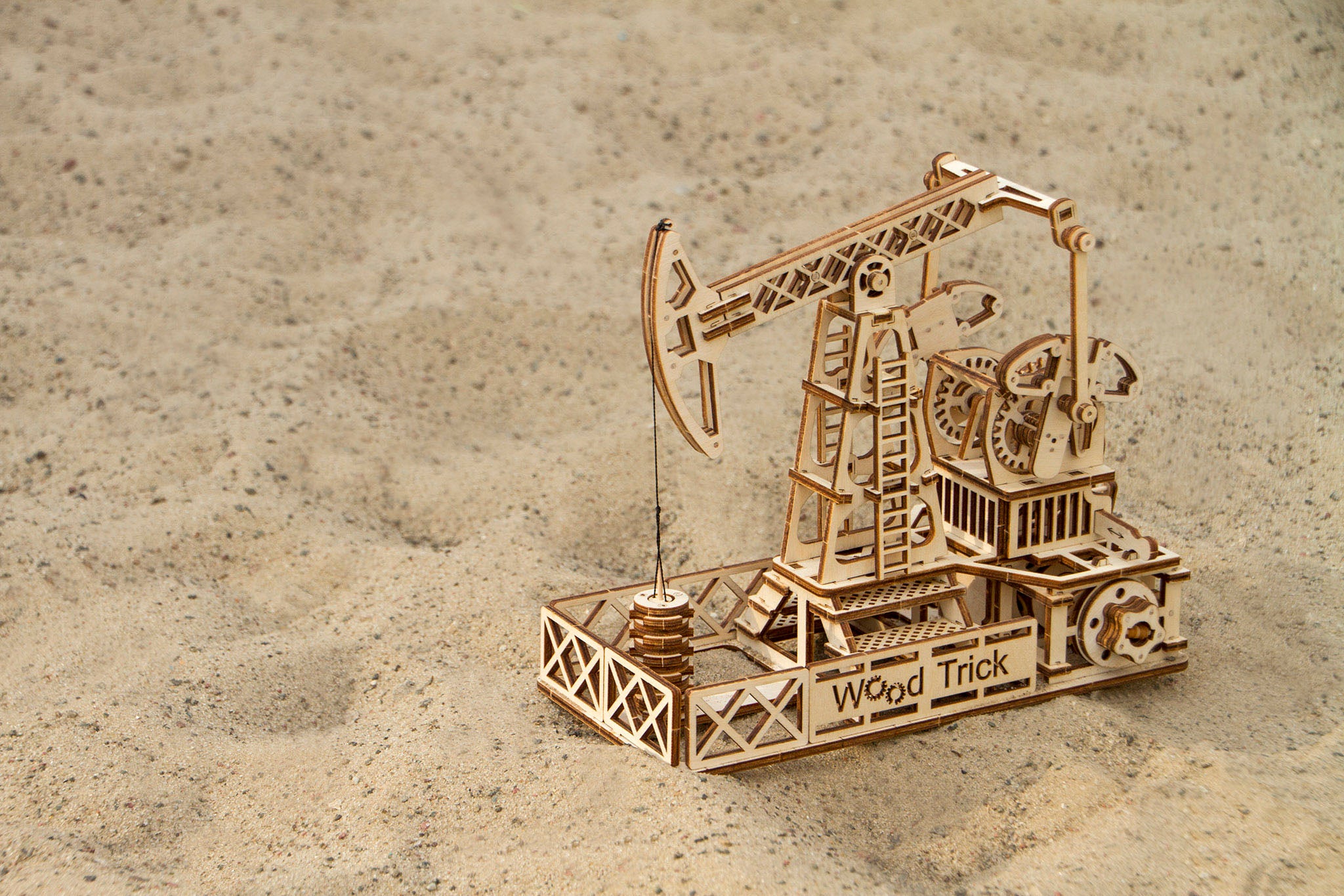 Oil Derrick - One of the most complicated Woodtrick's wooden mechanical model.