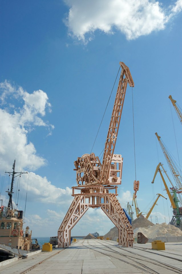Tower Crane - Wooden 3D mechanical model. No glue or cutting required Construction set  