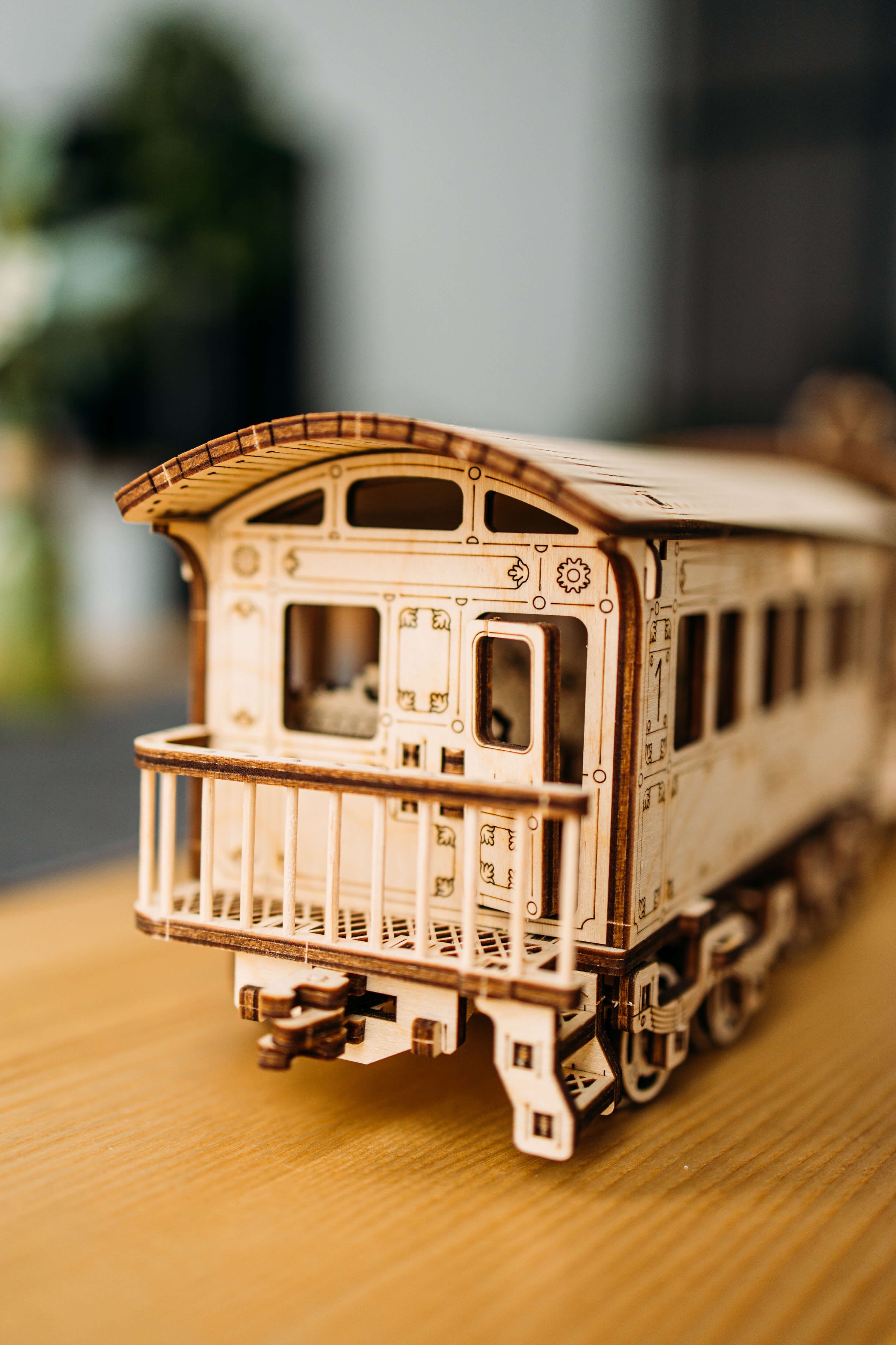Locomotive R17 Wood model kit ️ WoodTrick – Wood Trick